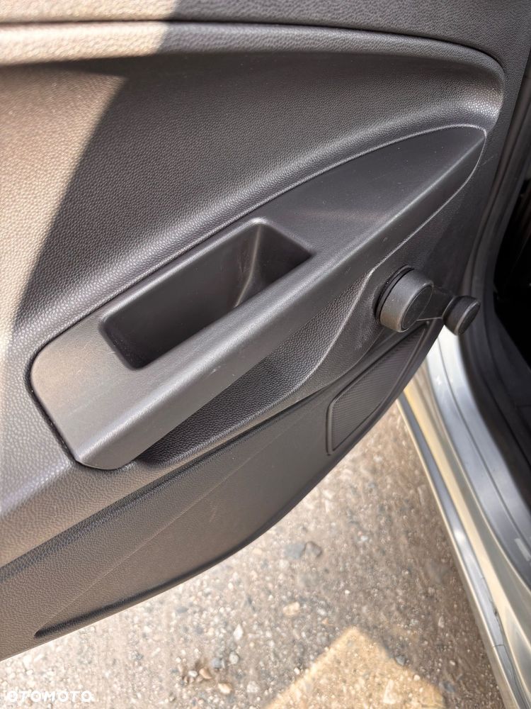 Ford Fiesta 1.4 Trend - 26