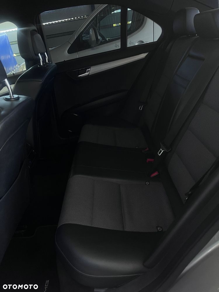 Mercedes-Benz Klasa C 220 CDI Avantgarde - 12