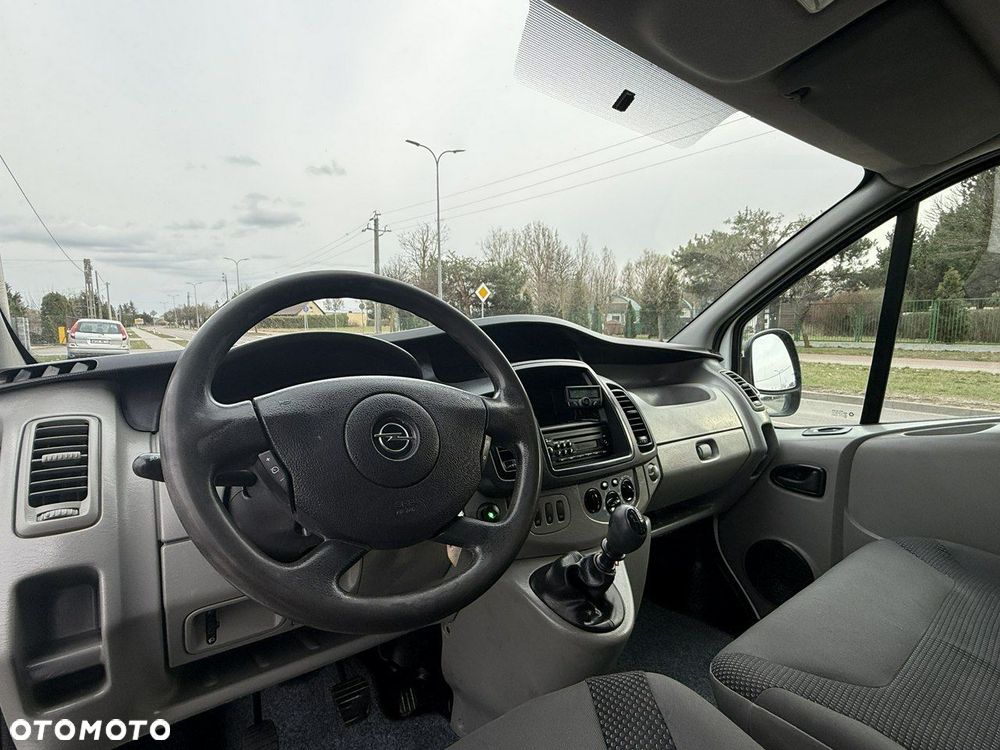 Opel Vivaro - 8