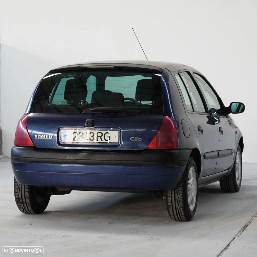 Renault Clio - 21