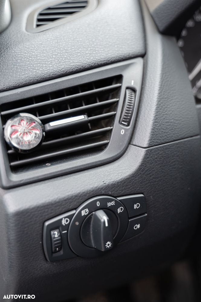 BMW X1 xDrive20d - 8