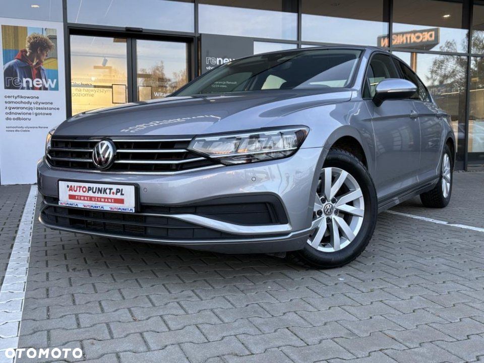 Volkswagen Passat - 1