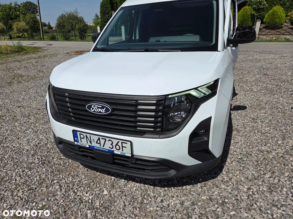 Ford Transit Courier - 13