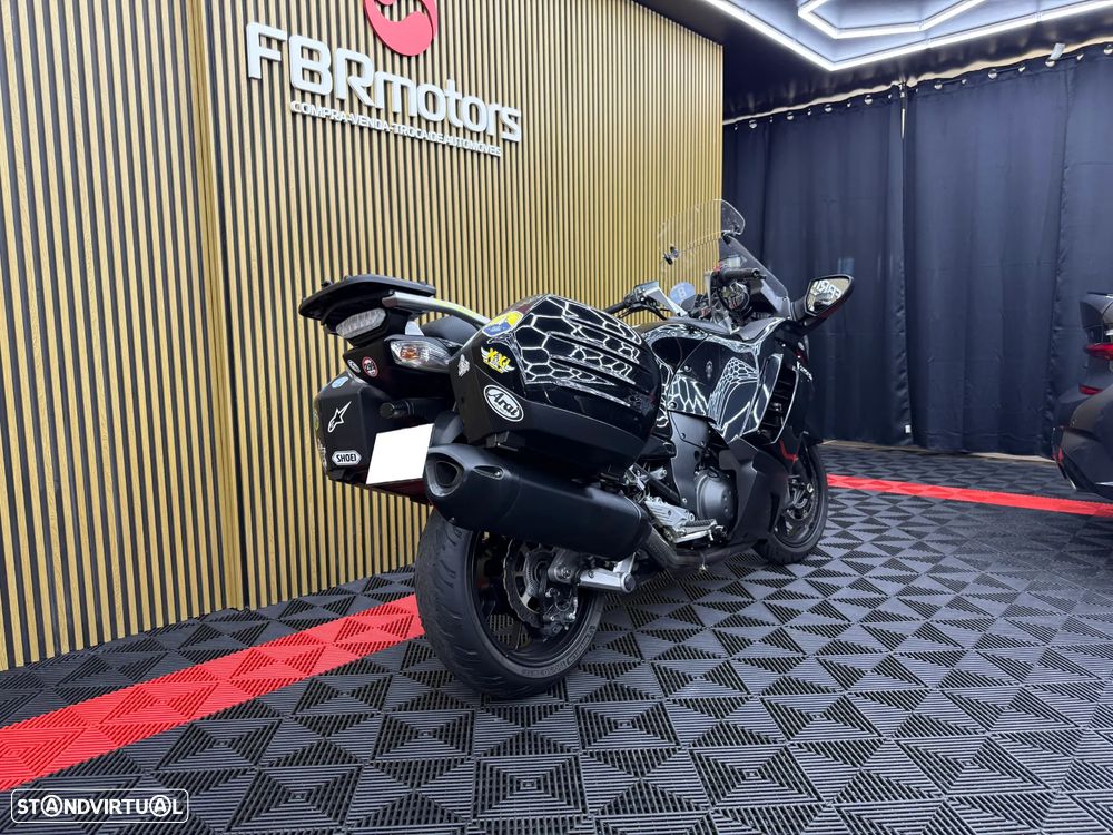 Kawasaki GTR 1400 - 2