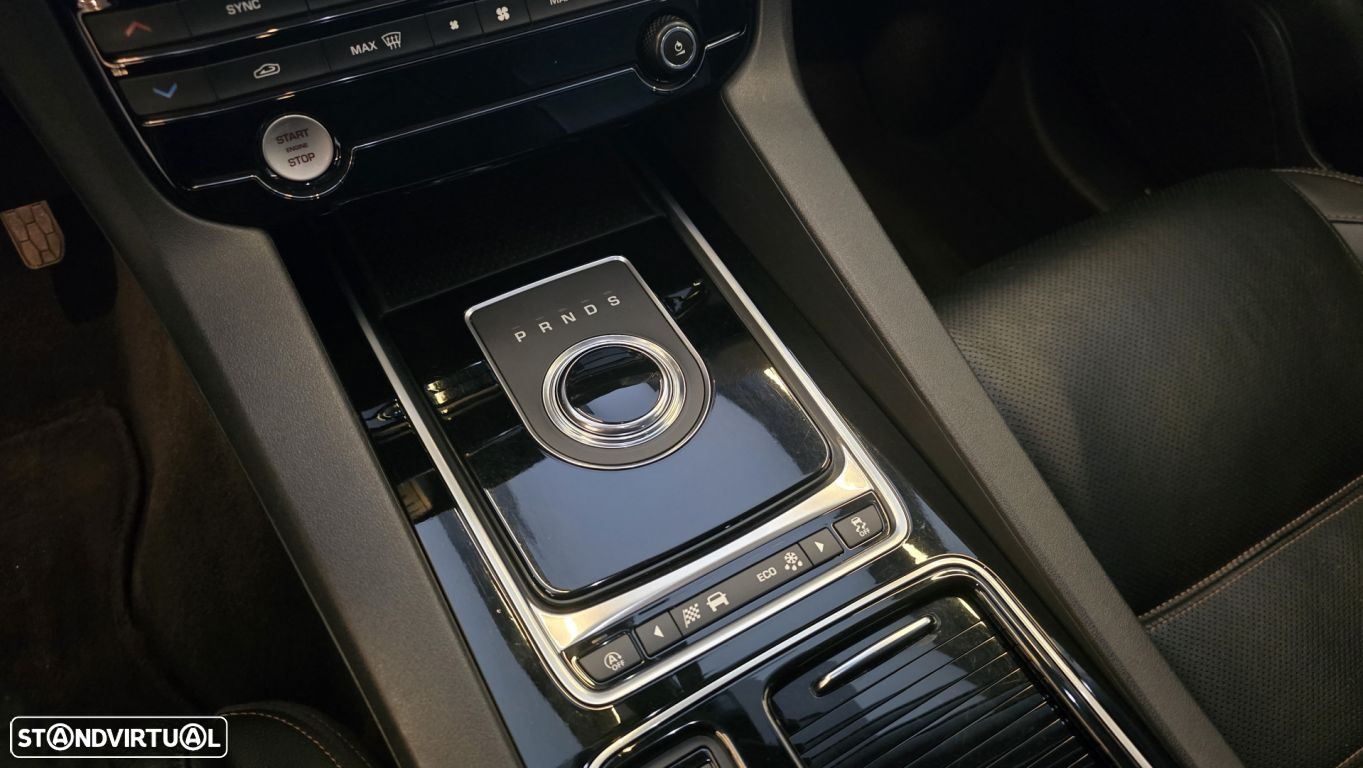 Jaguar F-Pace 2.0 i4D Prestige AWD Aut. - 41