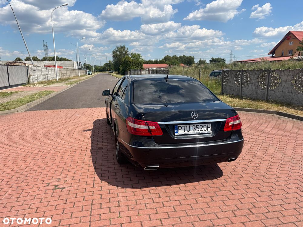 Mercedes-Benz Klasa E 220 CDI DPF BlueEFFICIENCY Automatik Avantgarde - 3