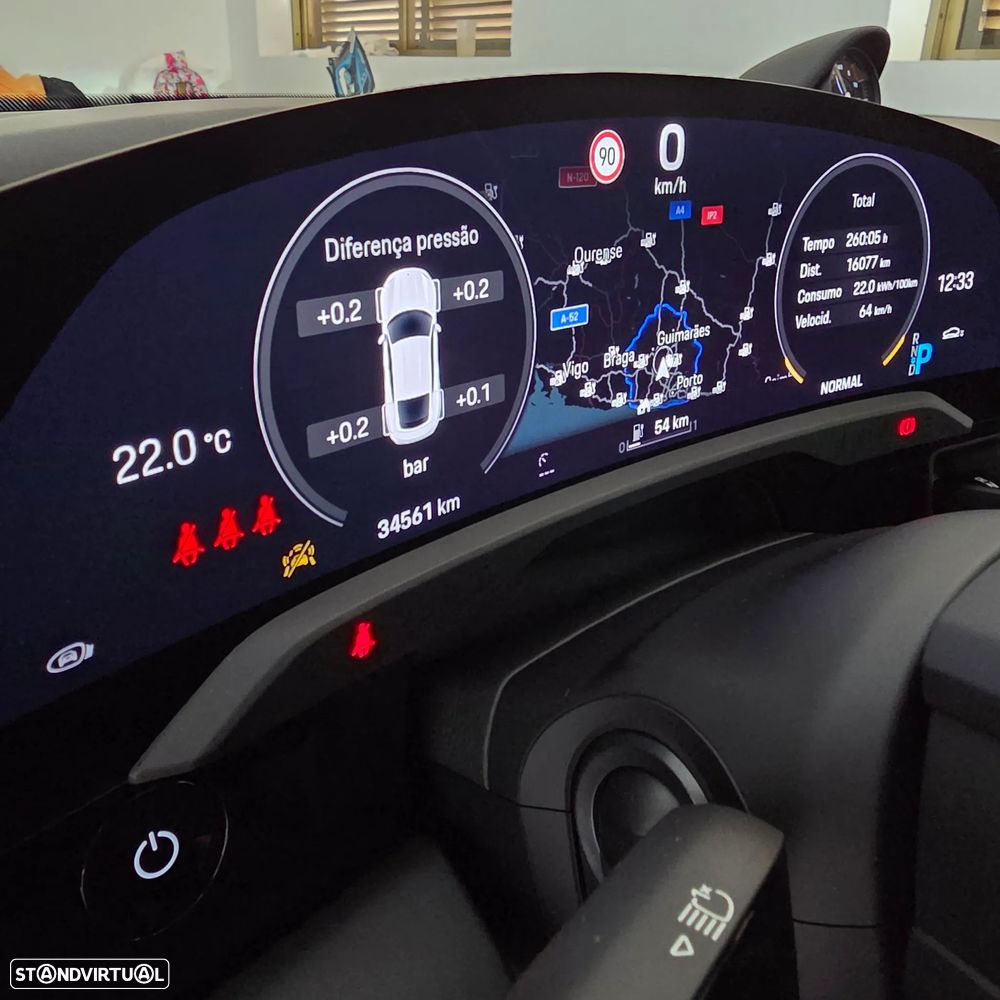 Porsche Taycan 4S - 13