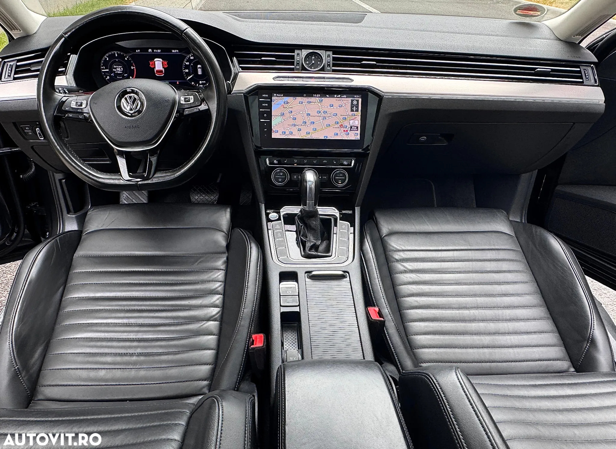 Volkswagen Passat Variant 2.0 TDI SCR DSG BlueMotion Highline - 6