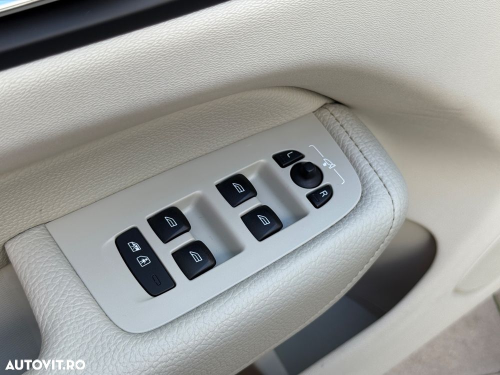 Volvo XC 60 T8 Twin Engine AWD Geartronic Inscription - 24