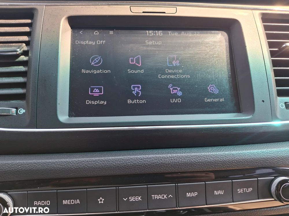 Kia Carnival - 28