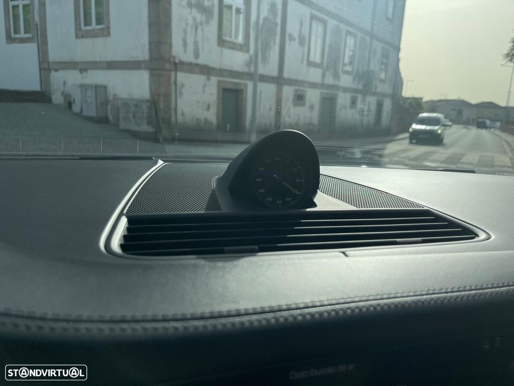 Porsche Panamera 4 E-Hybrid - 35
