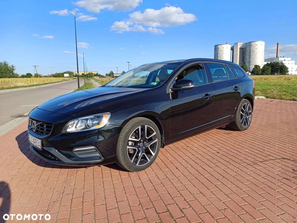Volvo V60 T5 Drive-E Dynamic Edition (Momentum) - 1
