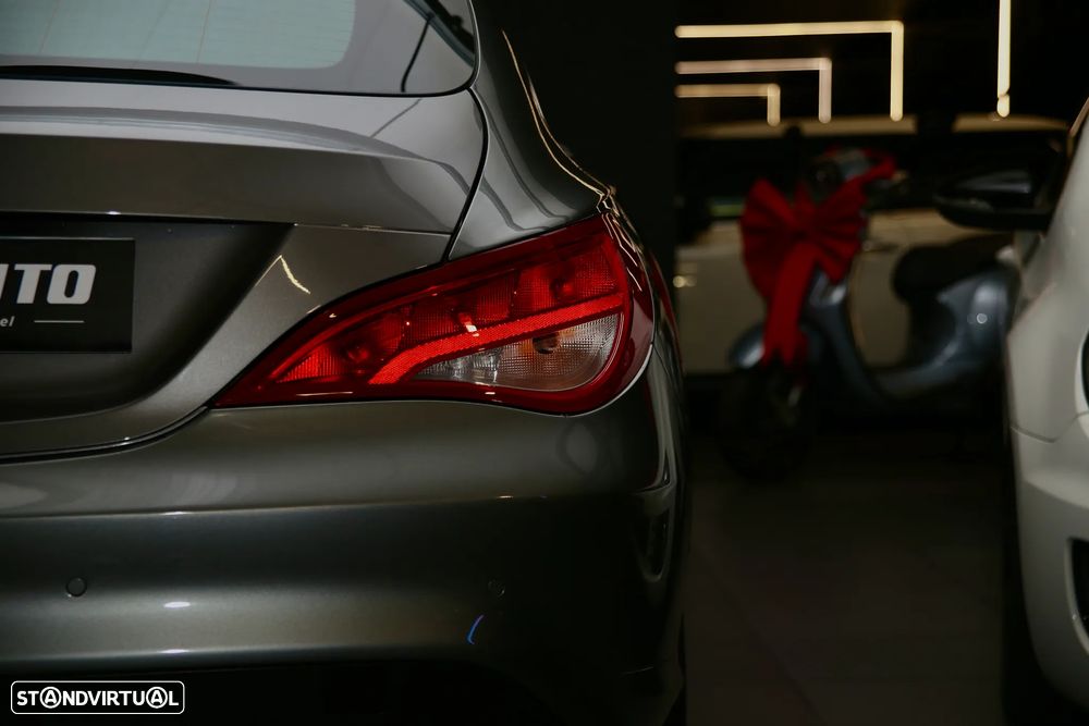 Mercedes-Benz CLA 180 Shooting Brake d Urban - 3