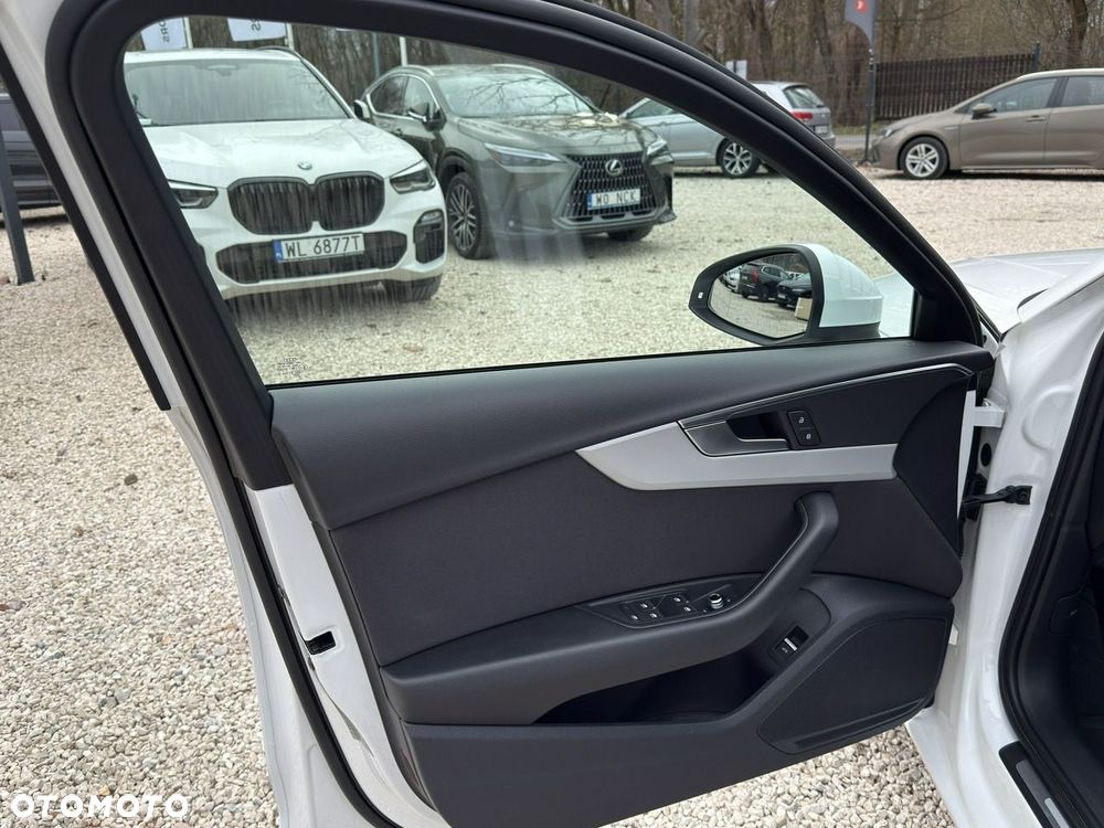 Audi A4 Avant 40 TFSI quattro S tronic - 12