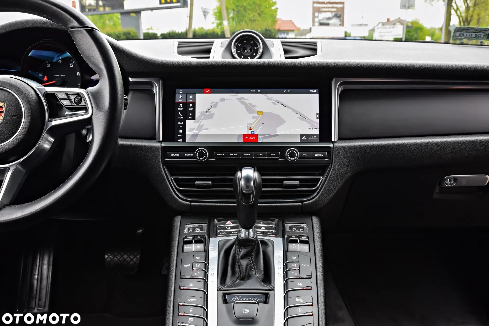 Porsche Macan Standard - 31