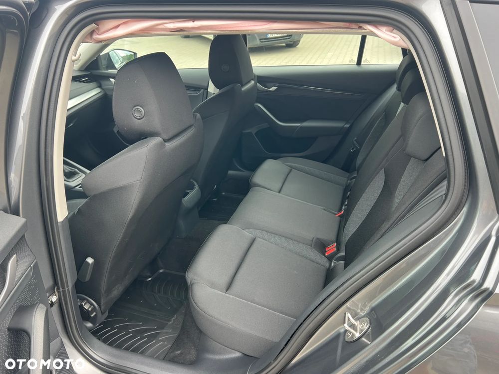 Skoda Octavia 1.5 TSI Selection - 11