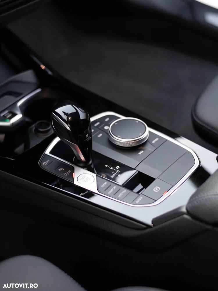 BMW M1 M135i xDrive - 4