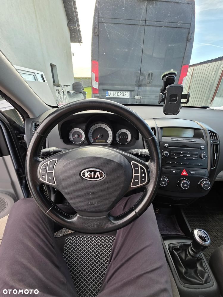 Kia Ceed 1.4 Comfort + - 6