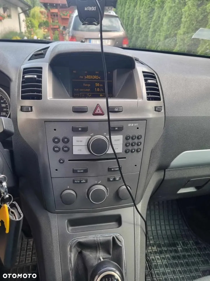 Opel Zafira - 10