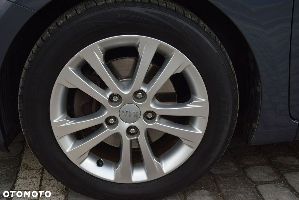 Kia Ceed 1.4 CVVT Dream Team Edition - 9
