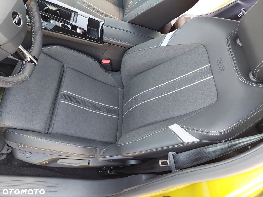 Opel Astra 1.2 T mHEV GS S&S eDTC - 23