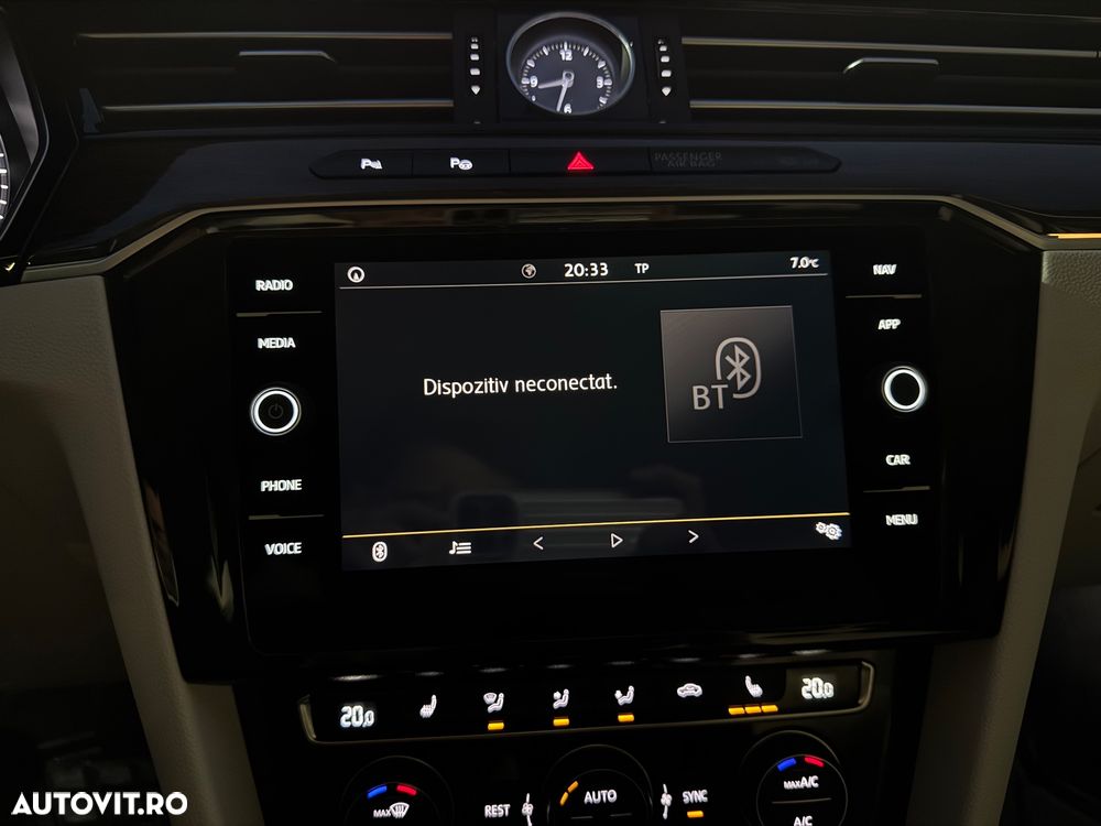 Volkswagen Passat - 25