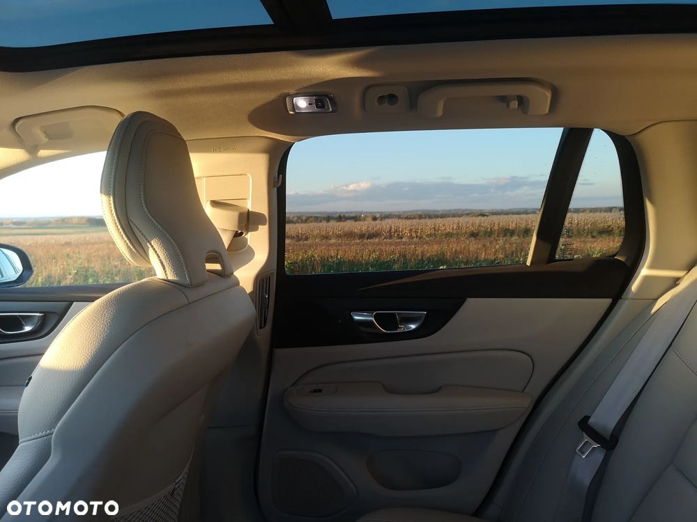 Volvo V60 T5 Geartronic Momentum Pro - 21