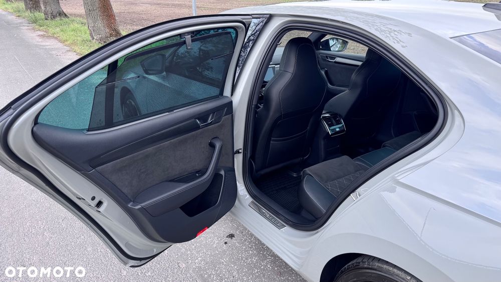 Skoda Superb 2.0 TSI 4x4 Sportline DSG - 17