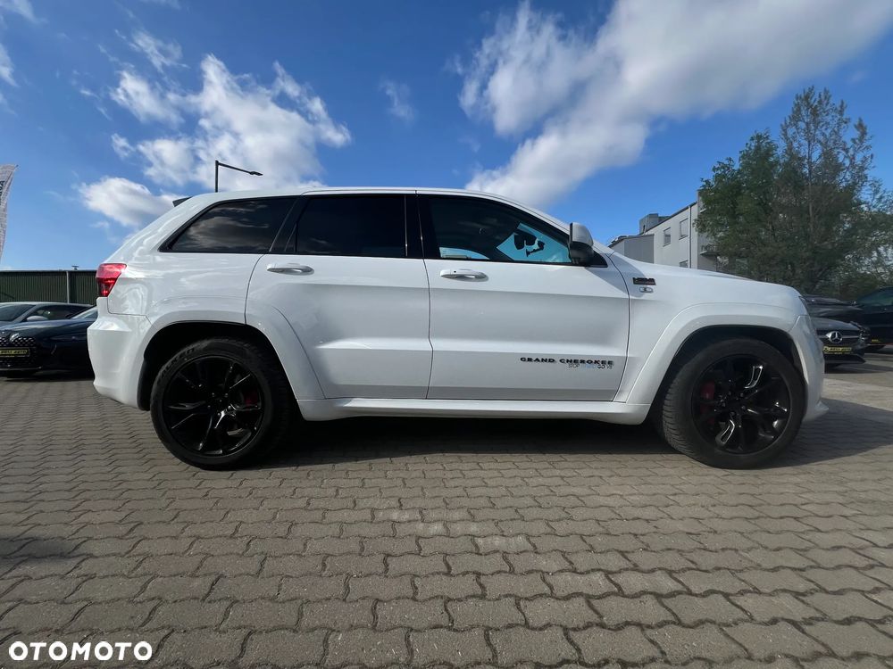Jeep Grand Cherokee SRT - 10