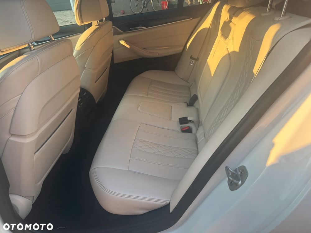 BMW Seria 5 520d xDrive M Sport sport - 16