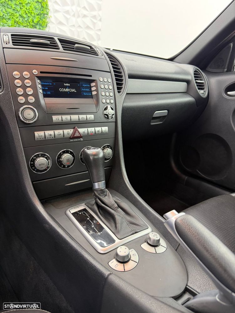 Mercedes-Benz SLK 200 Kompressor Auto Edition 10 - 11