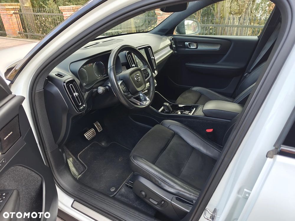 Volvo XC 40 D4 AWD Geartronic R-Design - 15