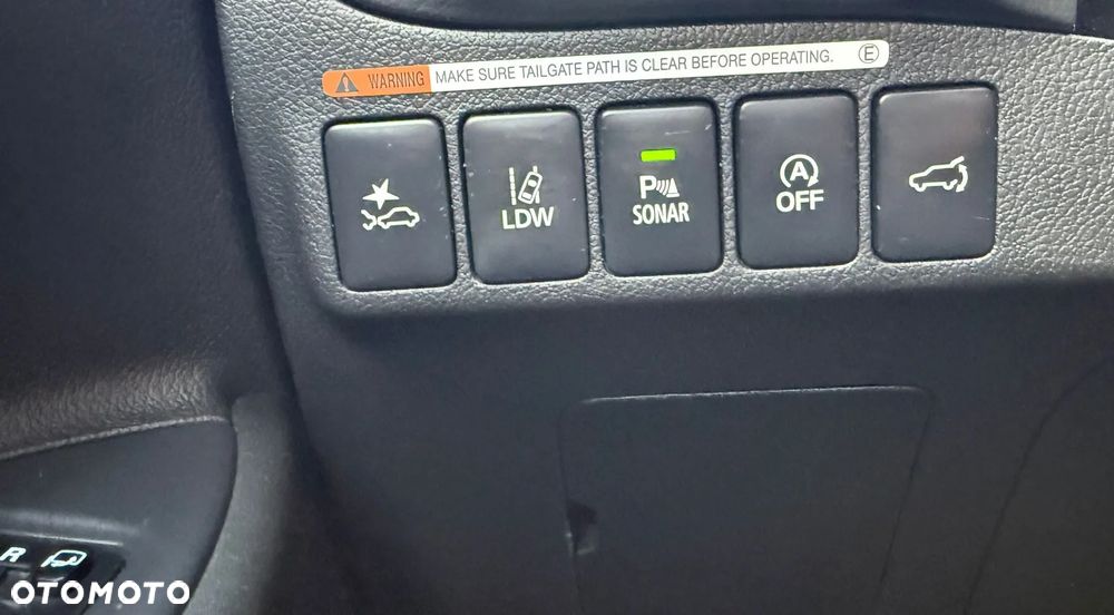 Mitsubishi Outlander 2.0 Instyle + 4WD CVT - 8