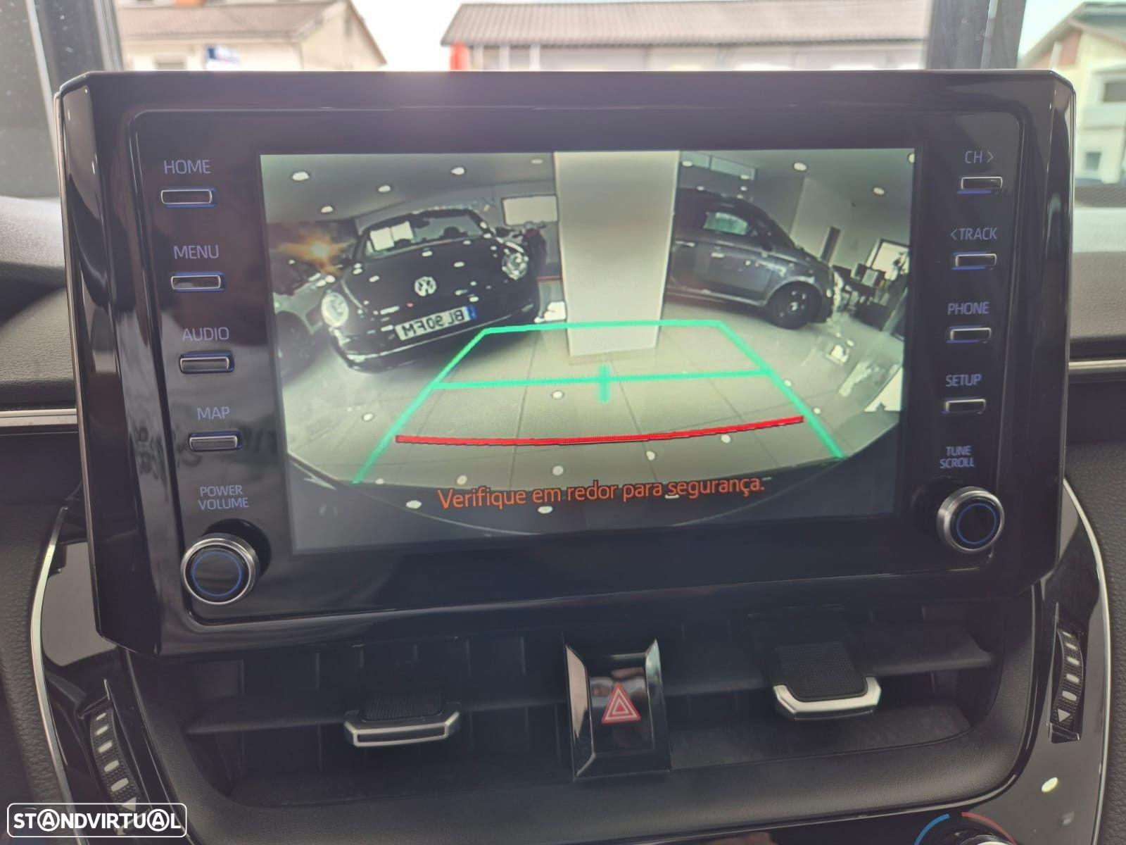 Toyota Corolla 1.8 Hybrid Comfort Plus - 12