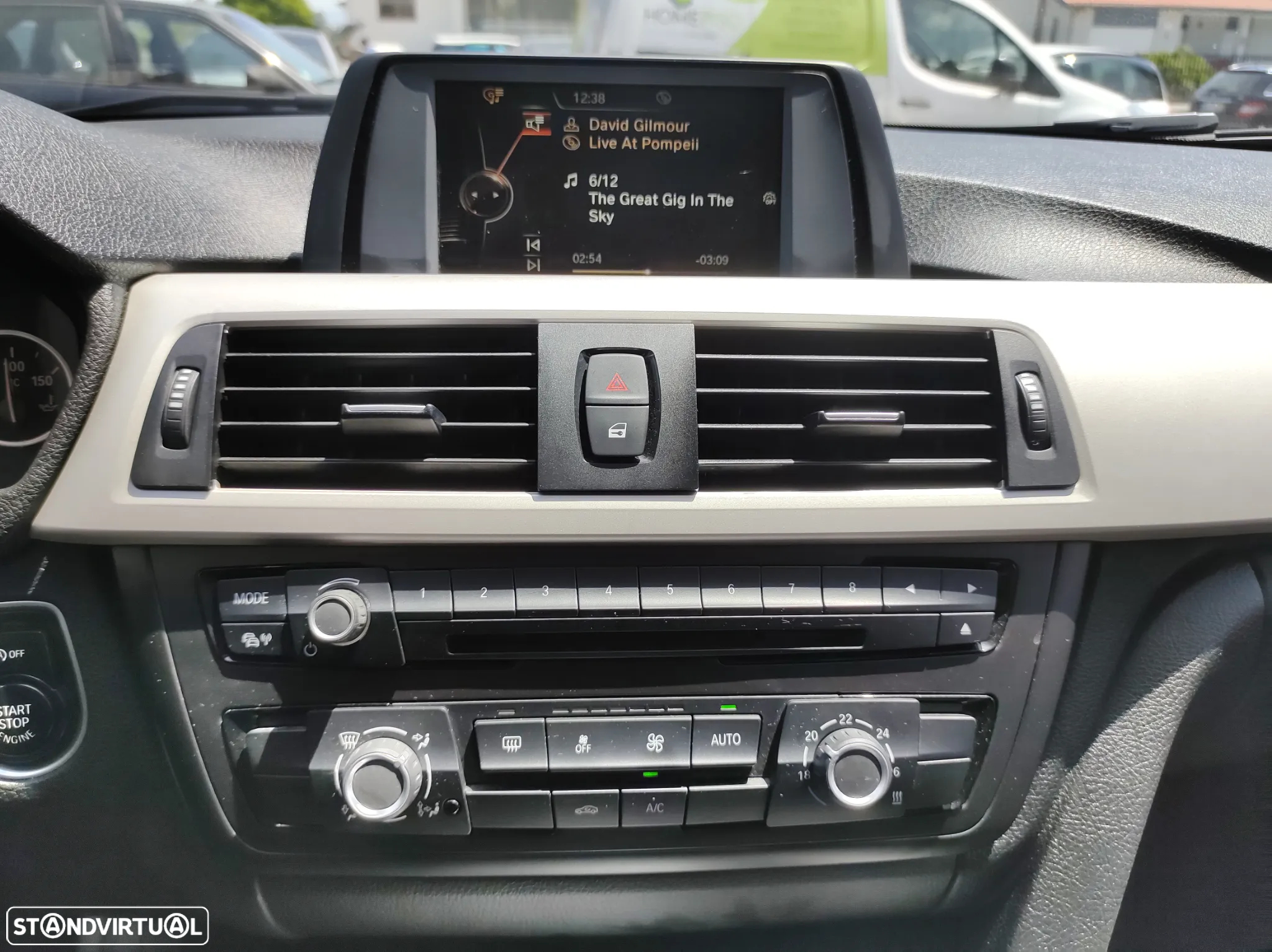 BMW 318 d Touring Auto - 24