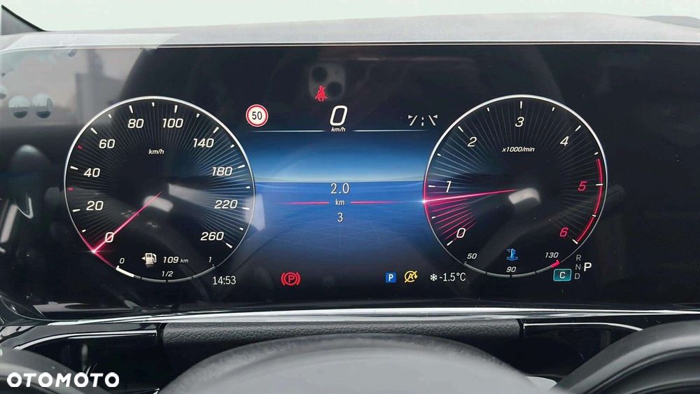 Mercedes-Benz GLA - 14