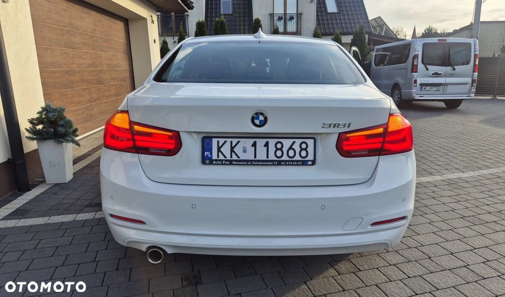 BMW Seria 3 318i Luxury Line - 29