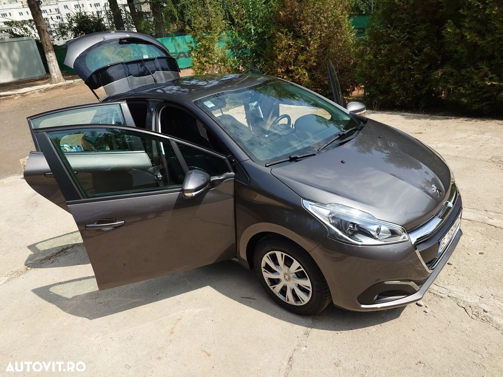 Peugeot 208 - 18