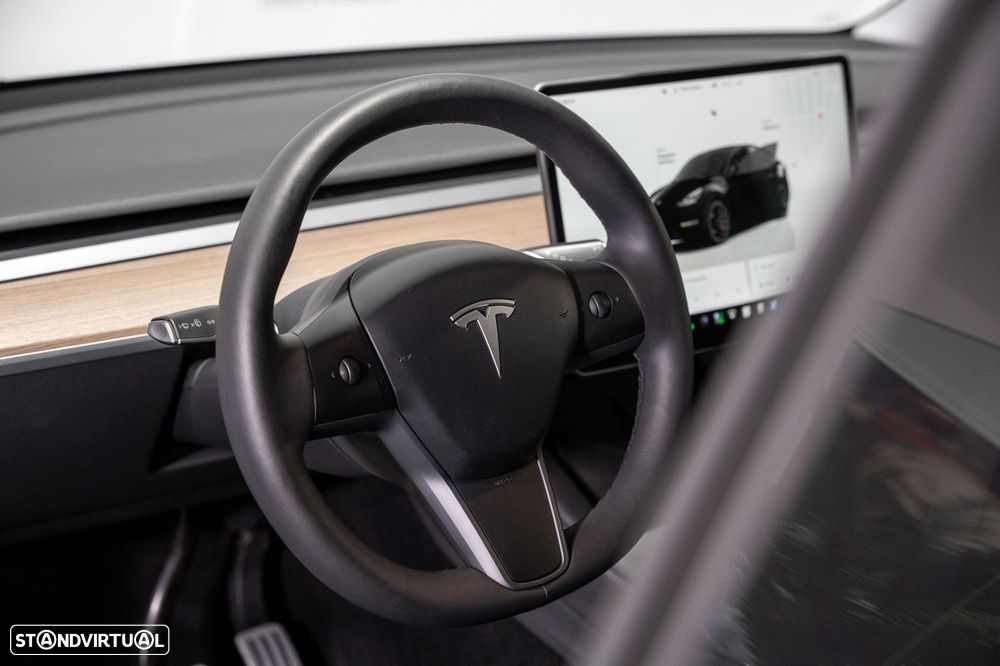 Tesla Model Y Performance Dual Motor AWD - 24