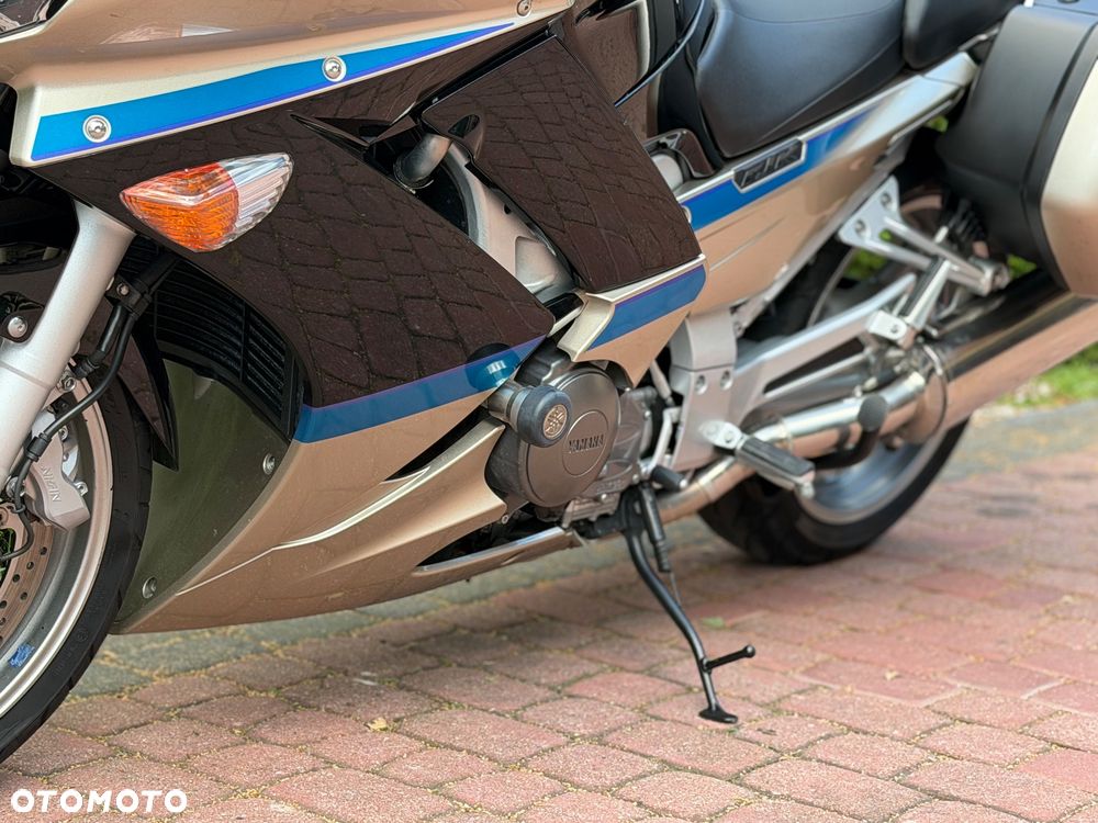 Yamaha FJR - 17