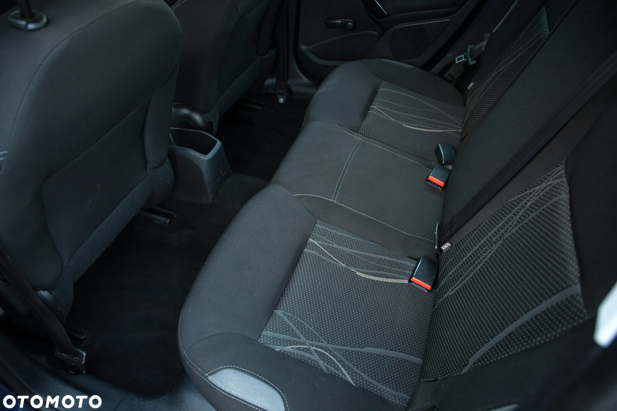 Peugeot 208 - 25