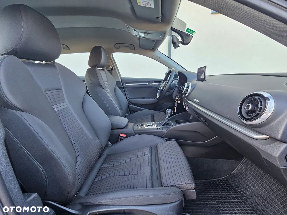 Audi A3 Sportback 2.0 TDI (clean diesel) quattro S tronic Attraction - 6