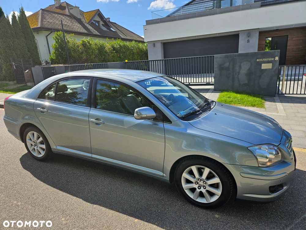 Toyota Avensis 2.0 D-4D Sol - 11