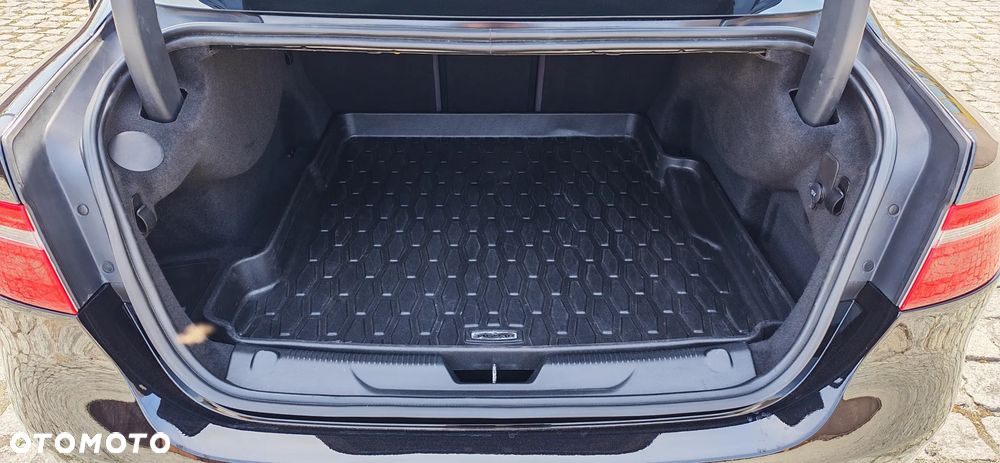 Jaguar XE - 14