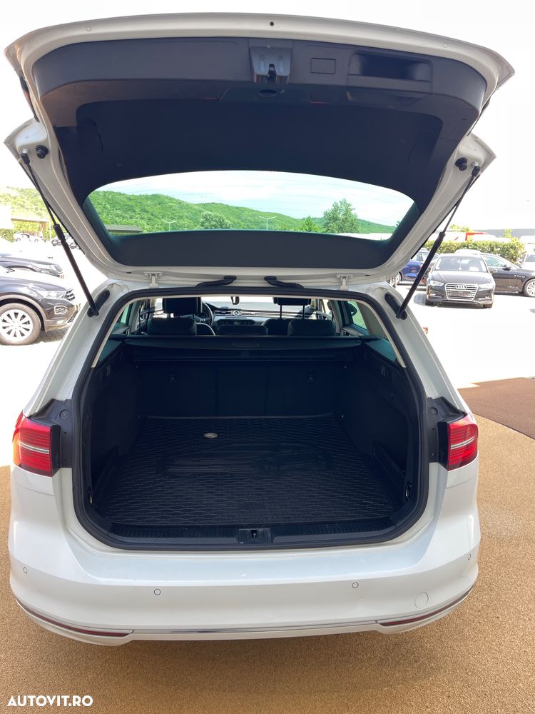 Volkswagen Passat 2.0 TDI DSG Highline - 26