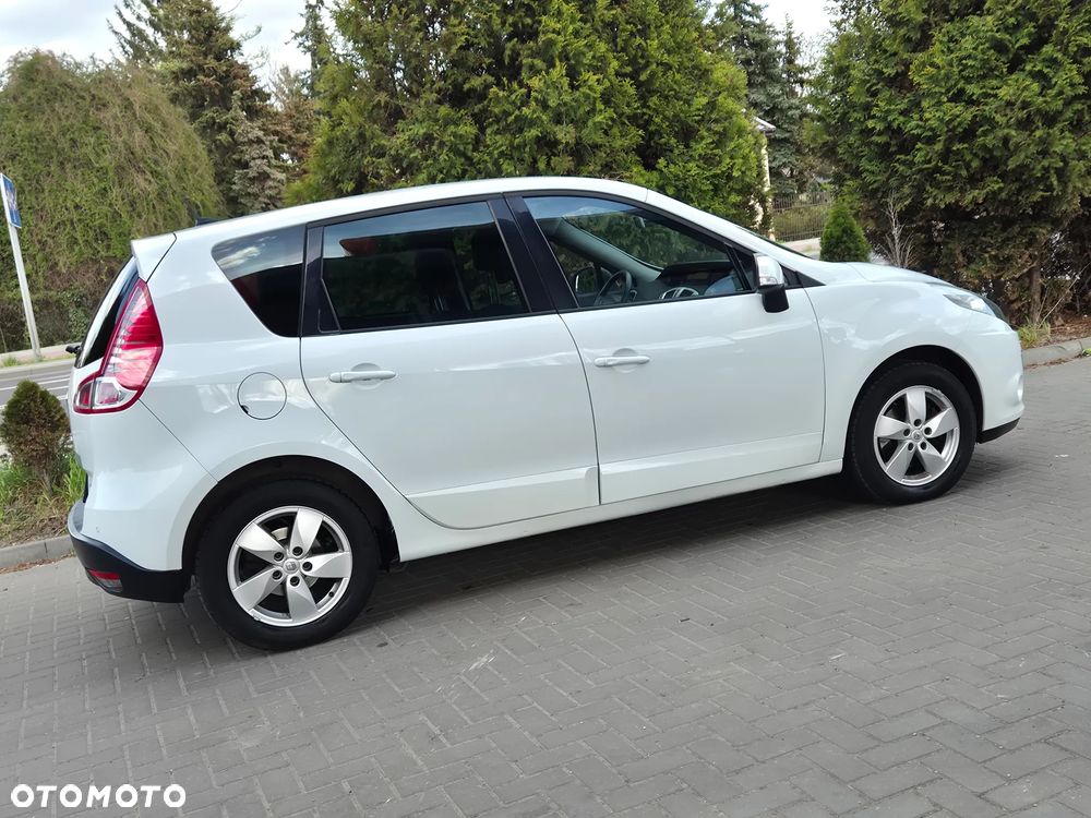 Renault Scenic 1.5 dCi Emotion - 14
