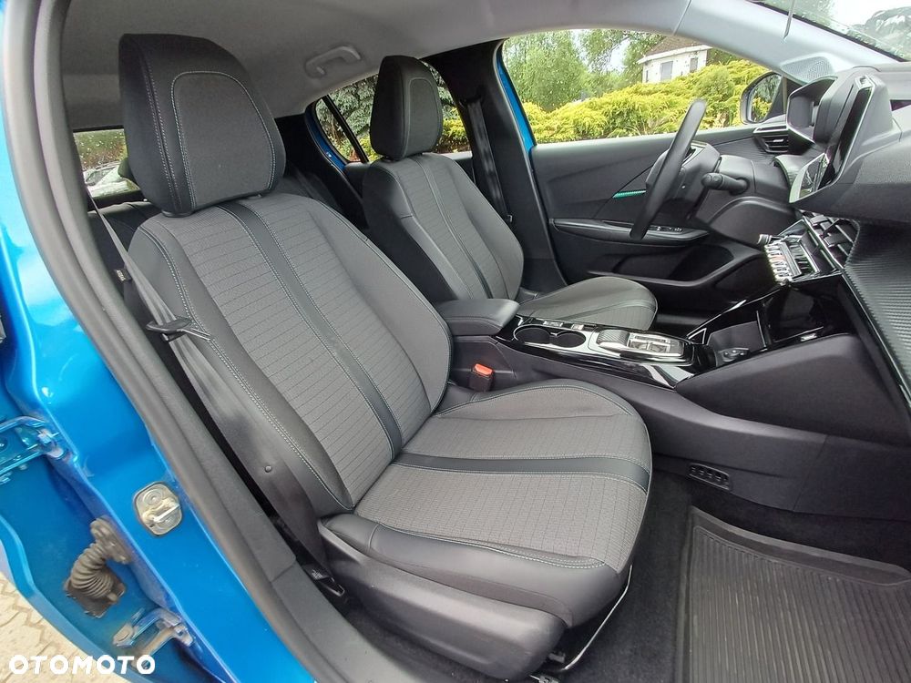 Peugeot 208 - 13