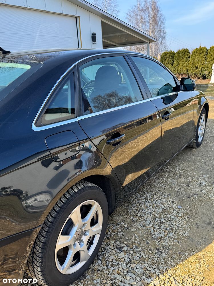 Audi A4 Limousine - 3