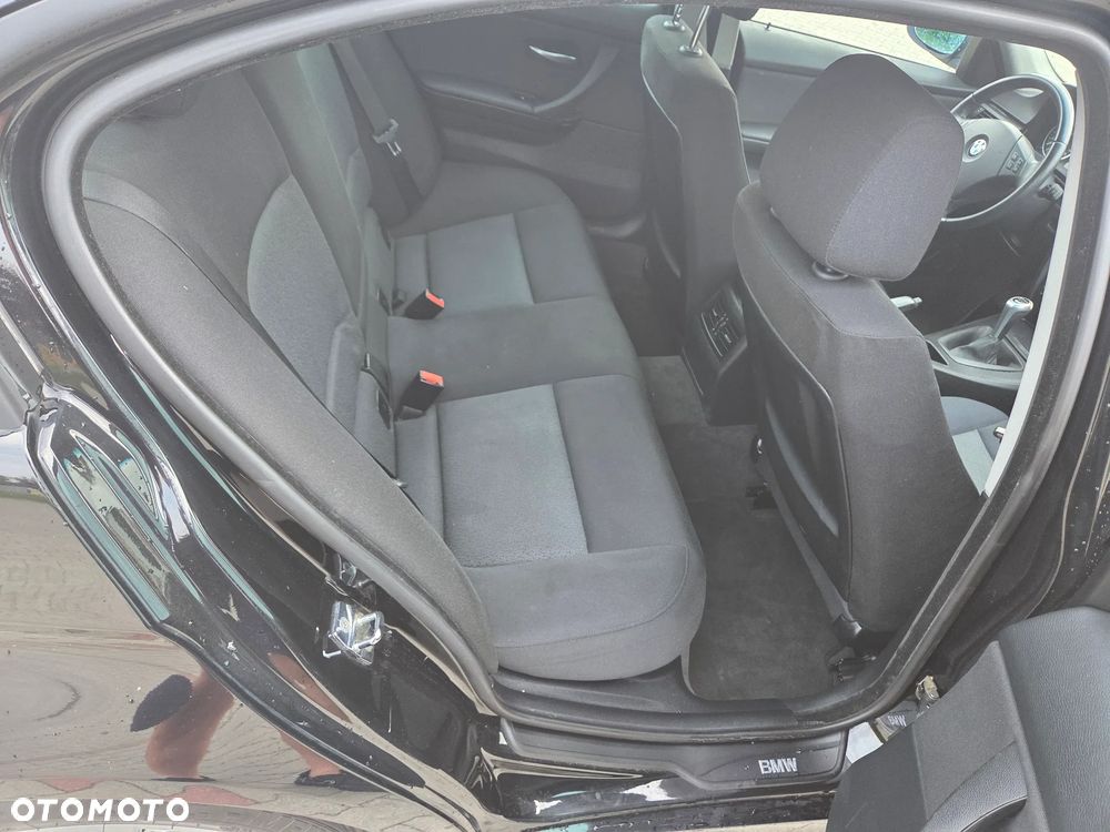 BMW Seria 3 320i - 16