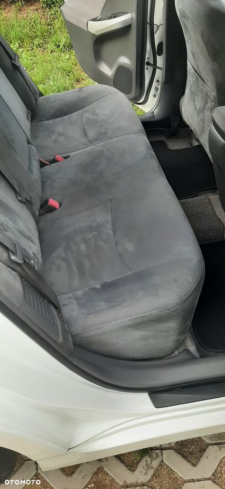 Toyota Prius - 16